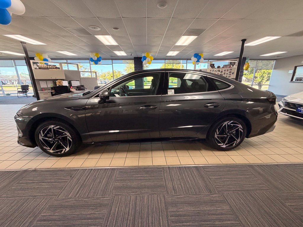 Certified 2026 Hyundai Sonata SEL FWD image 2