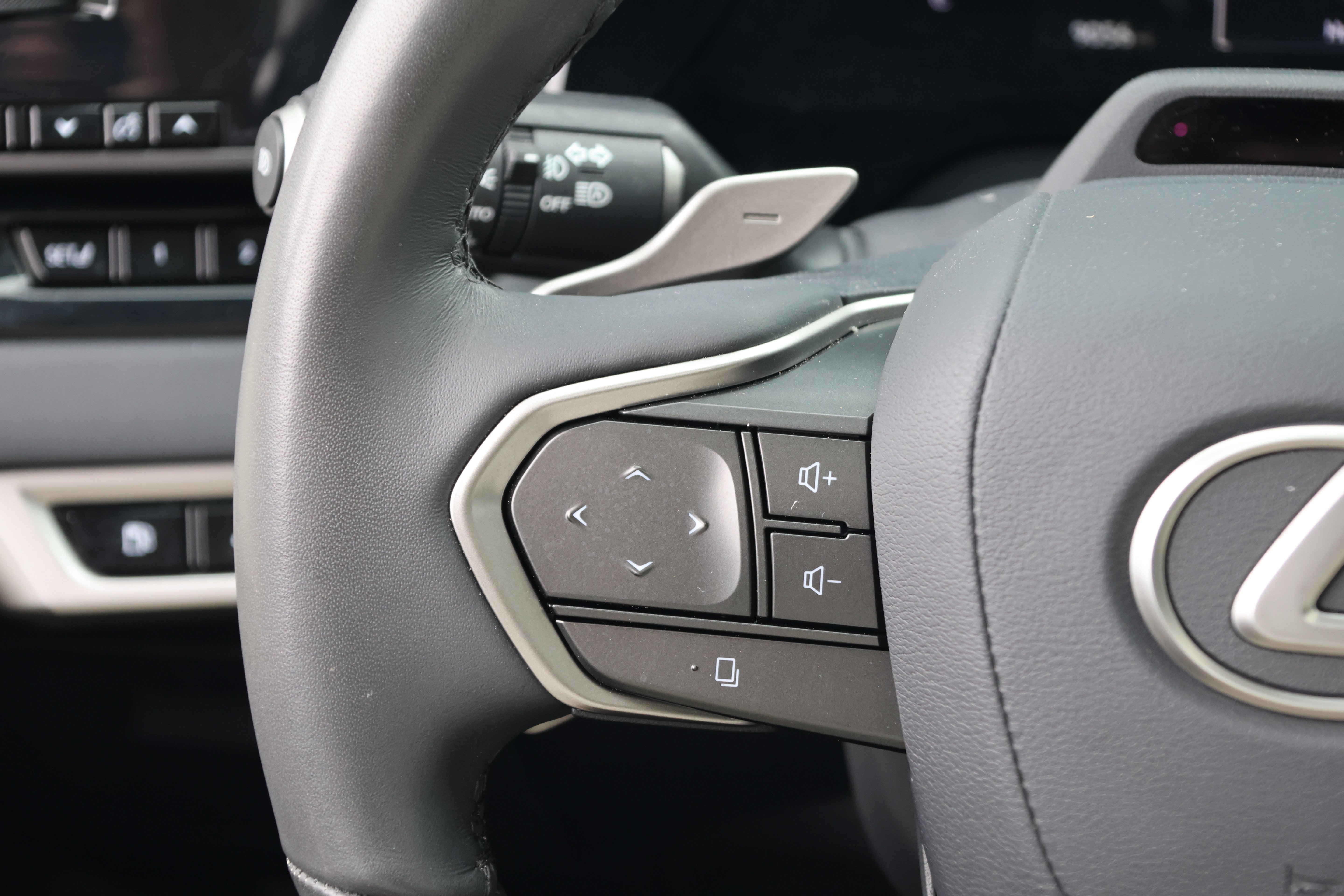 Certified 2024 Lexus RX 350 Premium Plus w/ Convenience Package FWD image 18