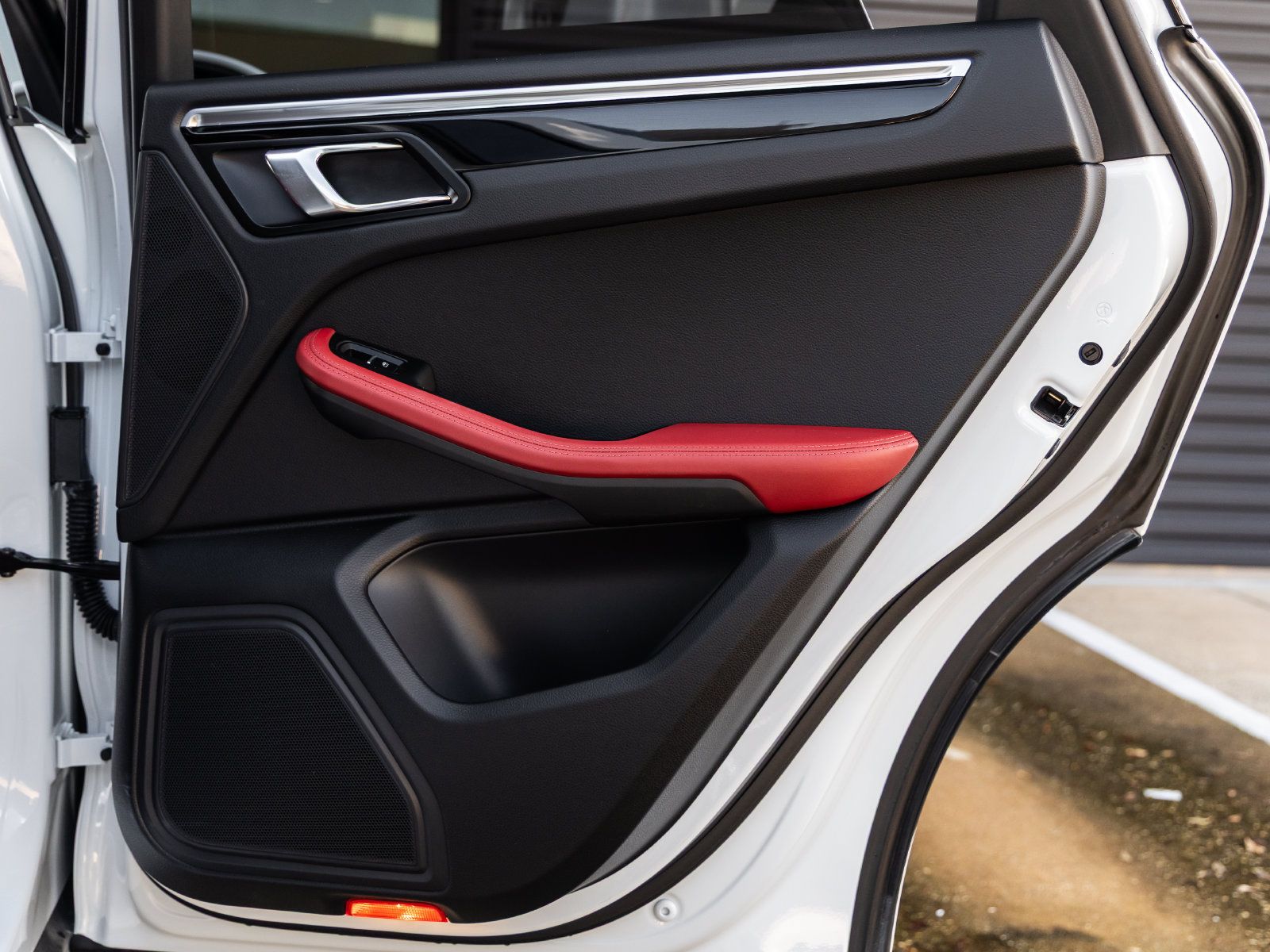 Certified 2023 Porsche Macan AWD/4WD image 40