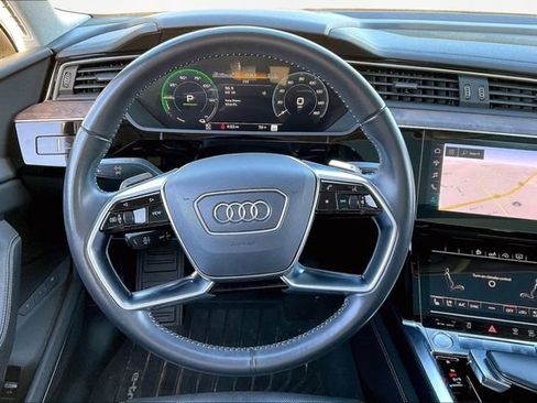 Used 2019 Audi e-tron Premium Plus image 8
