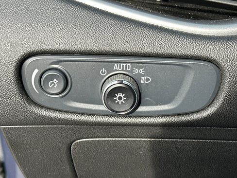 Used 2025 Chevrolet Malibu LT image 25