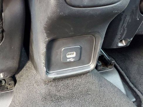 Used 2018 Jeep Compass Latitude FWD image 25