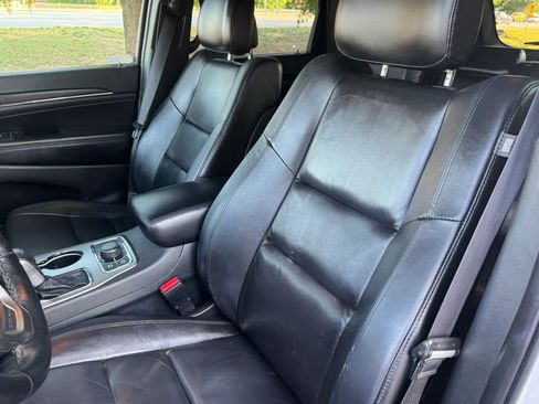 Used 2018 Jeep Grand Cherokee Limited AWD/4WD image 23