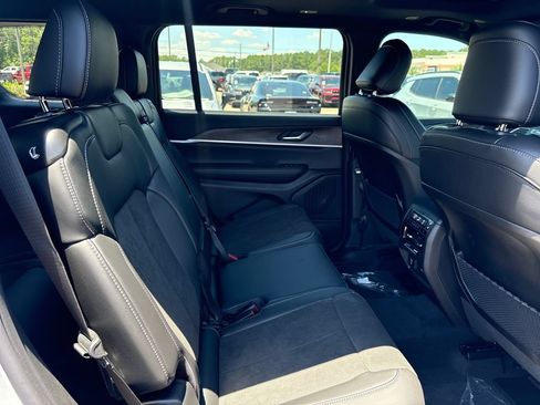 New 2026 Jeep Grand Cherokee L 4WD image 15
