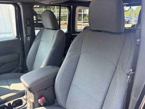 Used 2024 Jeep Wrangler Sahara image 18