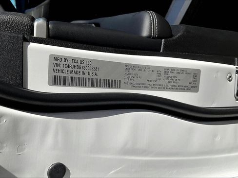 New 2025 Jeep Grand Cherokee Limited w/ Black Appearance Package image 13