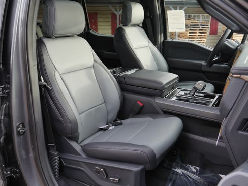 New 2025 Ford F150 Lightning Lariat image 32