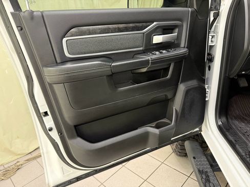 Used 2020 RAM 2500 Big Horn w/ Night Edition AWD/4WD image 31