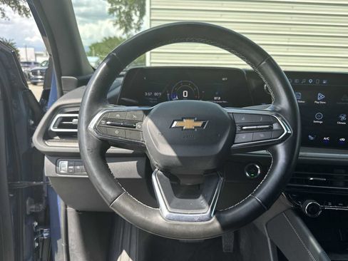 Used 2025 Chevrolet Traverse LT FWD image 20
