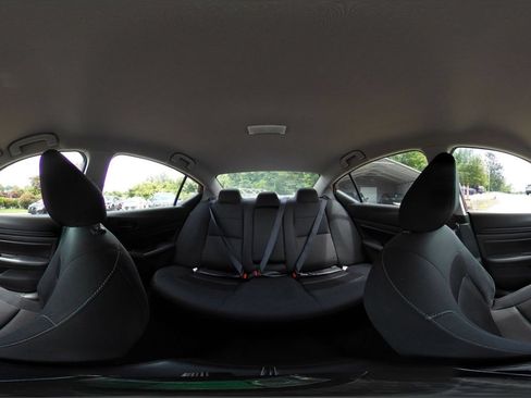 Used 2025 Nissan Altima 2.5 SV FWD image 37