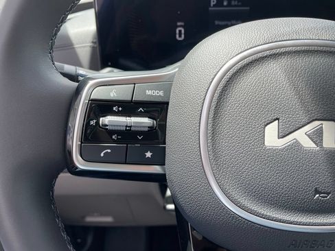 New 2026 Kia Carnival EX FWD image 26