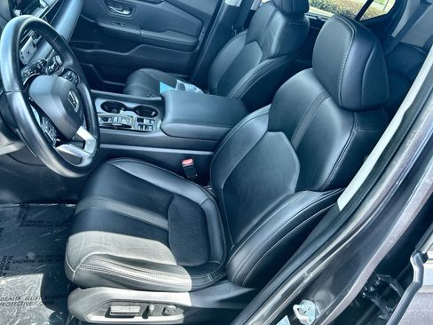 Certified 2025 Honda Pilot EX-L image 13