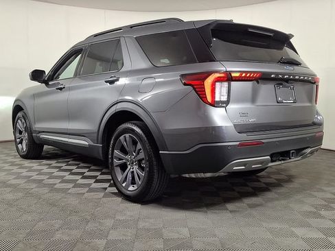 Used 2025 Ford Explorer Active w/ Active Comfort Package AWD/4WD image 7