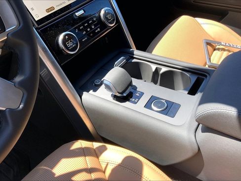 New 2026 Land Rover Discovery Dynamic SE AWD/4WD image 7