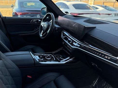 Used 2023 BMW X7 xDrive40i w/ Executive Package image 46
