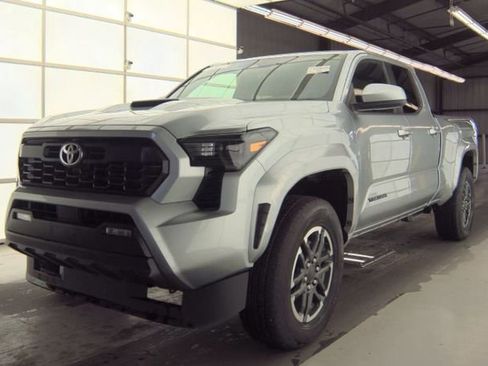 Used 2024 Toyota Tacoma TRD Sport image 1