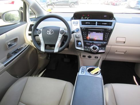 Used 2017 Toyota Prius V Five FWD image 13