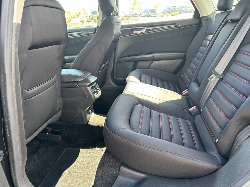 Used 2015 Ford Fusion SE w/ Equipment Group 201A FWD image 26