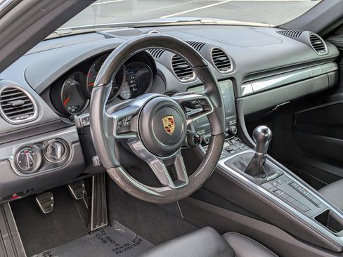 Certified 2024 Porsche 718 Cayman RWD image 4