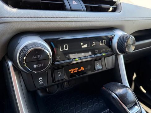 Used 2020 Toyota RAV4 XLE w/ Convenience Package AWD/4WD image 26