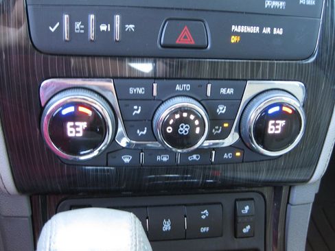 Used 2015 Chevrolet Traverse LT FWD image 15