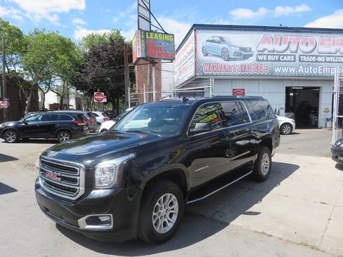 Used 2016 GMC Yukon SLT w/ Open Road Package AWD/4WD image 2