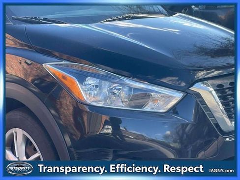 Certified 2020 Nissan Kicks S image 9