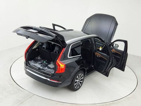 New 2025 Volvo XC90 B6 Plus w/ Protection Package Premier image 16