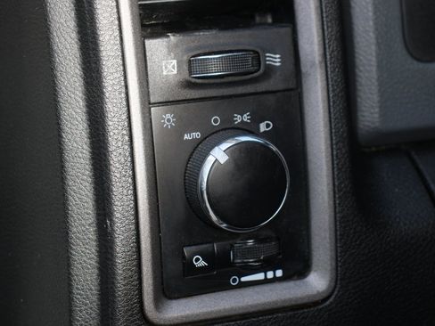 Used 2018 RAM 3500 Tradesman w/ Popular Equipment Group image 19