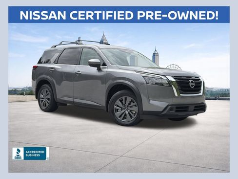 Certified 2025 Nissan Pathfinder SV FWD image 1