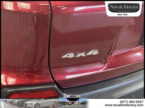 Used 2021 Jeep Cherokee Limited AWD/4WD image 9