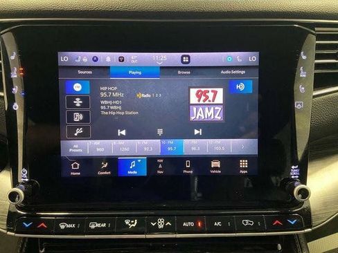 Used 2024 Jeep Wagoneer L Series II w/ Flexible Seating Group image 13