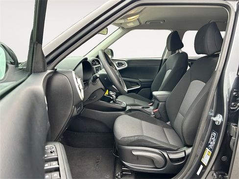 Used 2024 Kia Soul LX w/ Option Group 015 image 9