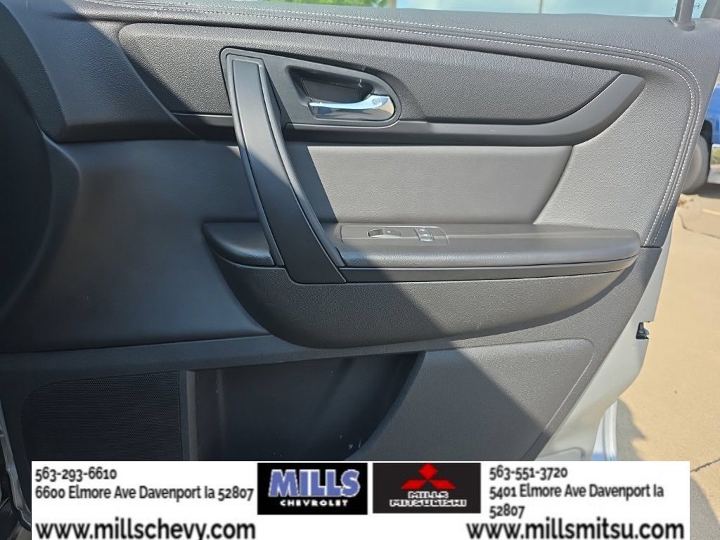 Used 2017 Chevrolet Traverse LT FWD image 23