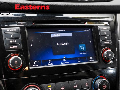 Used 2022 Nissan Rogue Sport S image 33