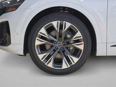 New 2026 Audi Q8 Premium Plus image 9
