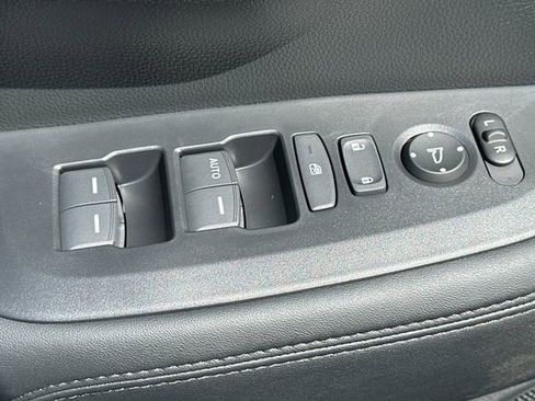 Certified 2026 Honda HR-V LX image 11