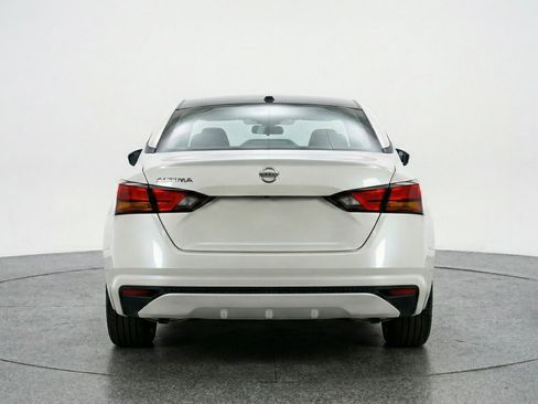 Used 2025 Nissan Altima 2.5 SV image 7