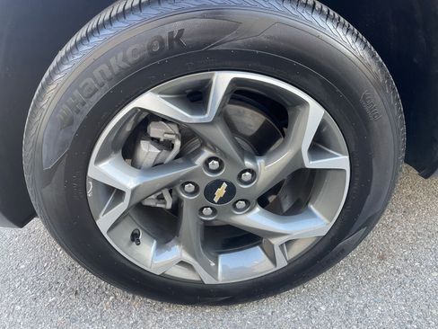 Used 2025 Chevrolet Trax LT w/ LT Convenience Package image 29