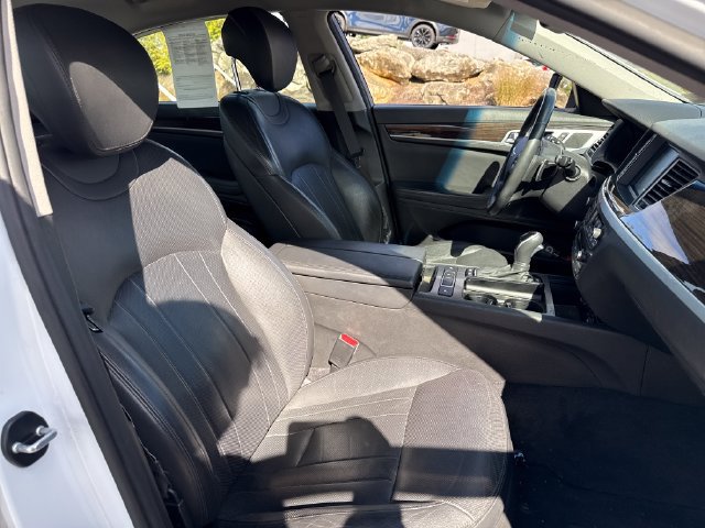 Used 2017 Genesis G80 3.8 AWD/4WD image 13