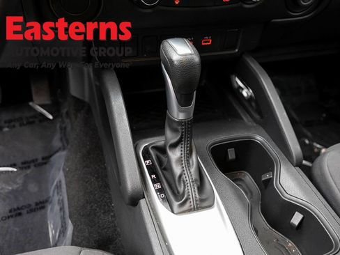 Used 2022 Nissan Frontier S RWD image 12