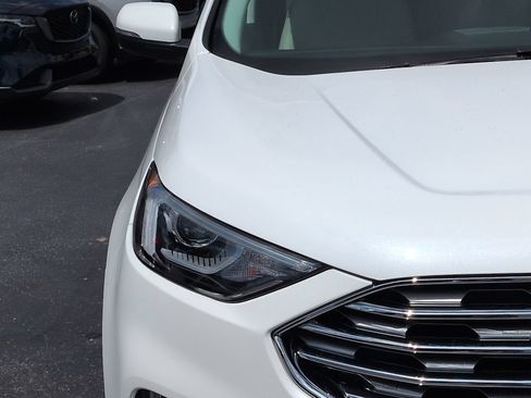Used 2020 Ford Edge Titanium FWD image 10