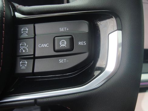 Used 2024 Jeep Wagoneer Launch Edition AWD/4WD image 16