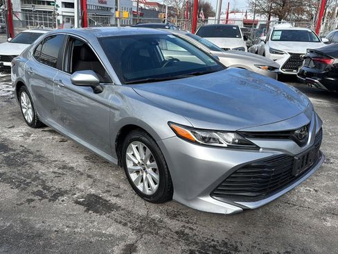 Used 2019 Toyota Camry LE image 1