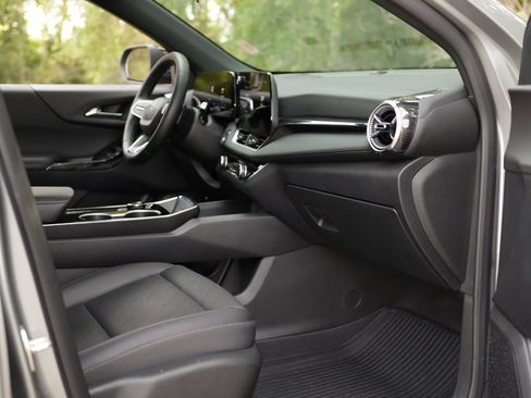 Used 2026 Chevrolet Equinox LT w/ Convenience Package II FWD image 33