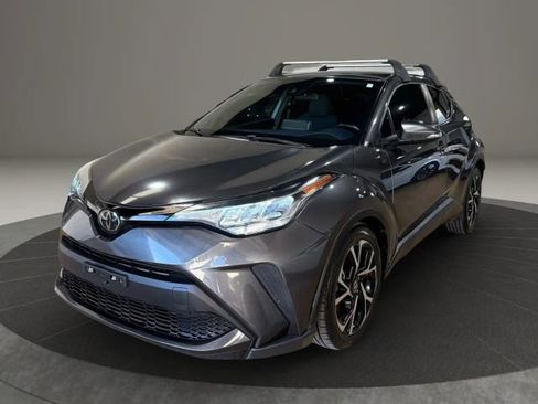 Used 2022 Toyota C-HR XLE image 5