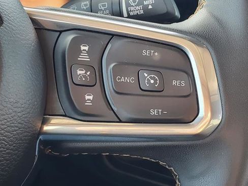 Used 2024 Jeep Wrangler Sahara image 12