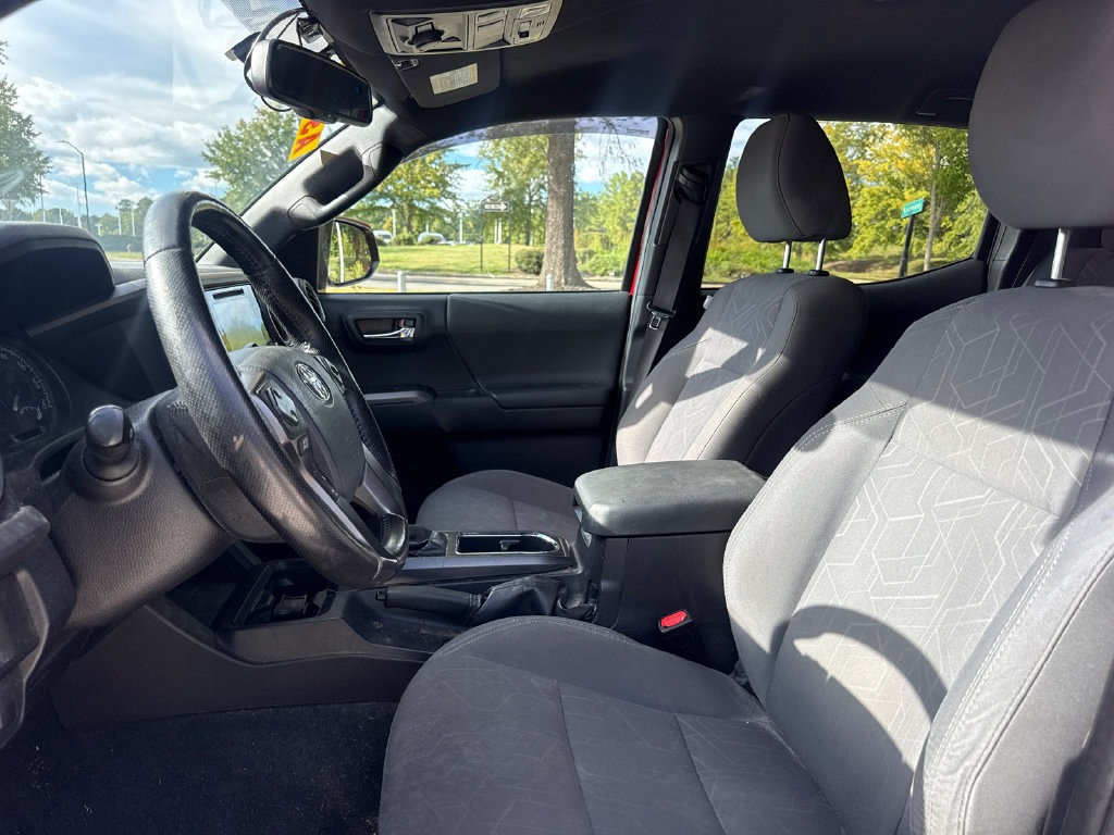 Used 2016 Toyota Tacoma TRD Off-Road w/ Towing Package AWD/4WD image 12