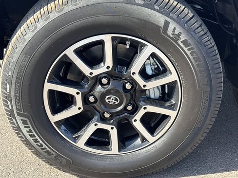 Used 2020 Toyota Tundra Limited w/ Limited Premium Package image 8