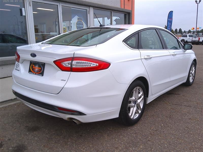 Used 2013 Ford Fusion SE FWD image 3